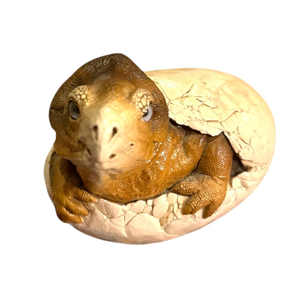 Windstone Editions Dinosaur Egg Hatching Baby Triceratops Pena 1986 Vintage EVC